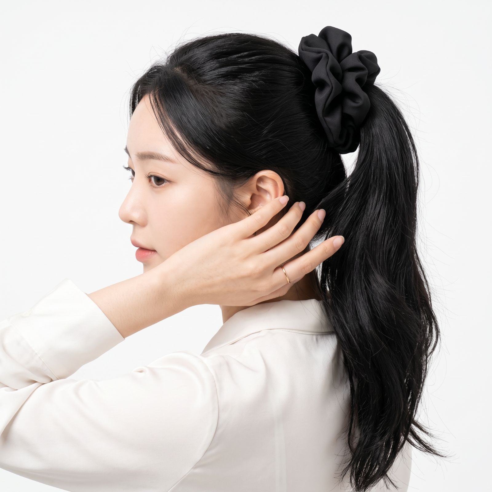 Luna Scuba Oversized Scrunchie sampul