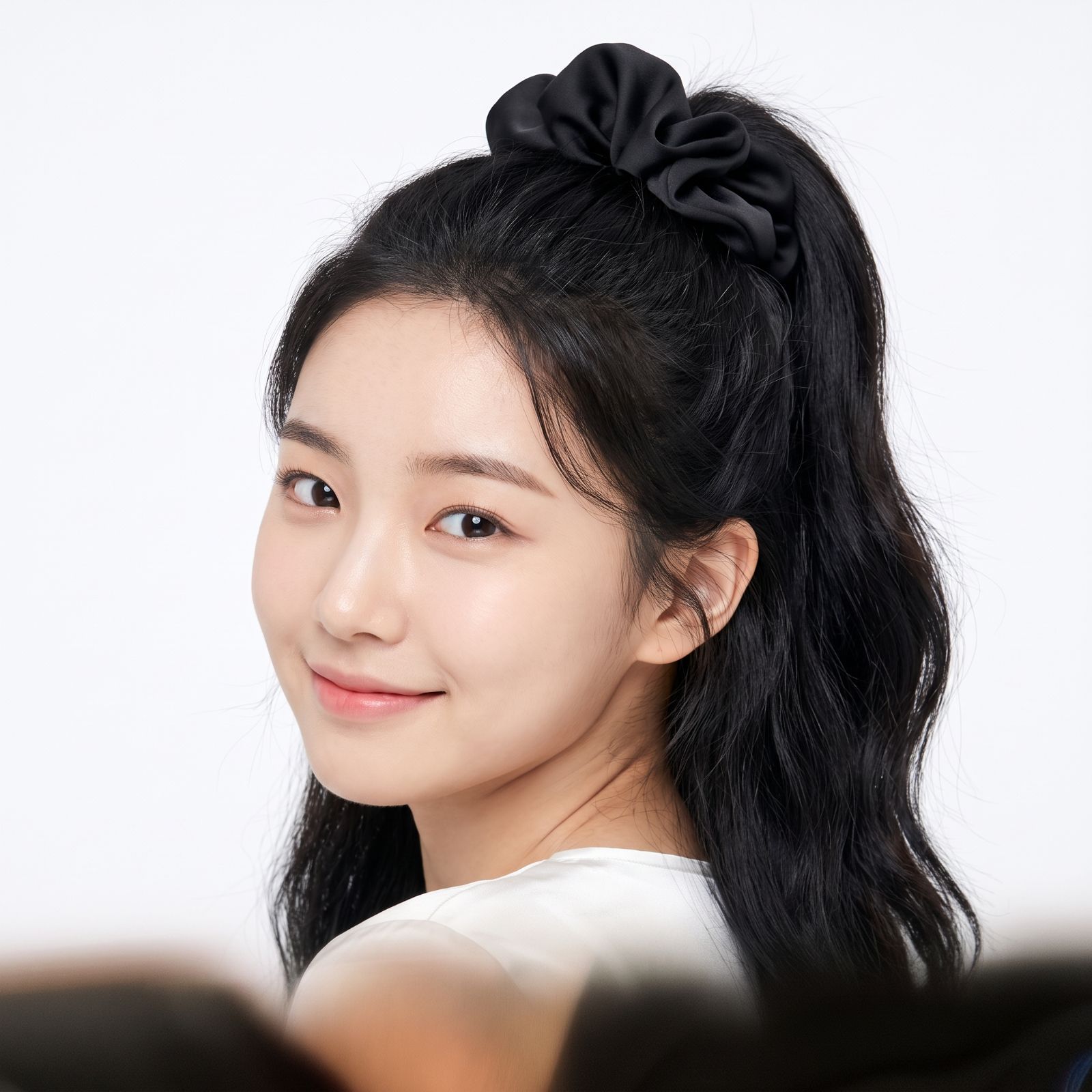 Luna Scuba Oversized Scrunchie sampul