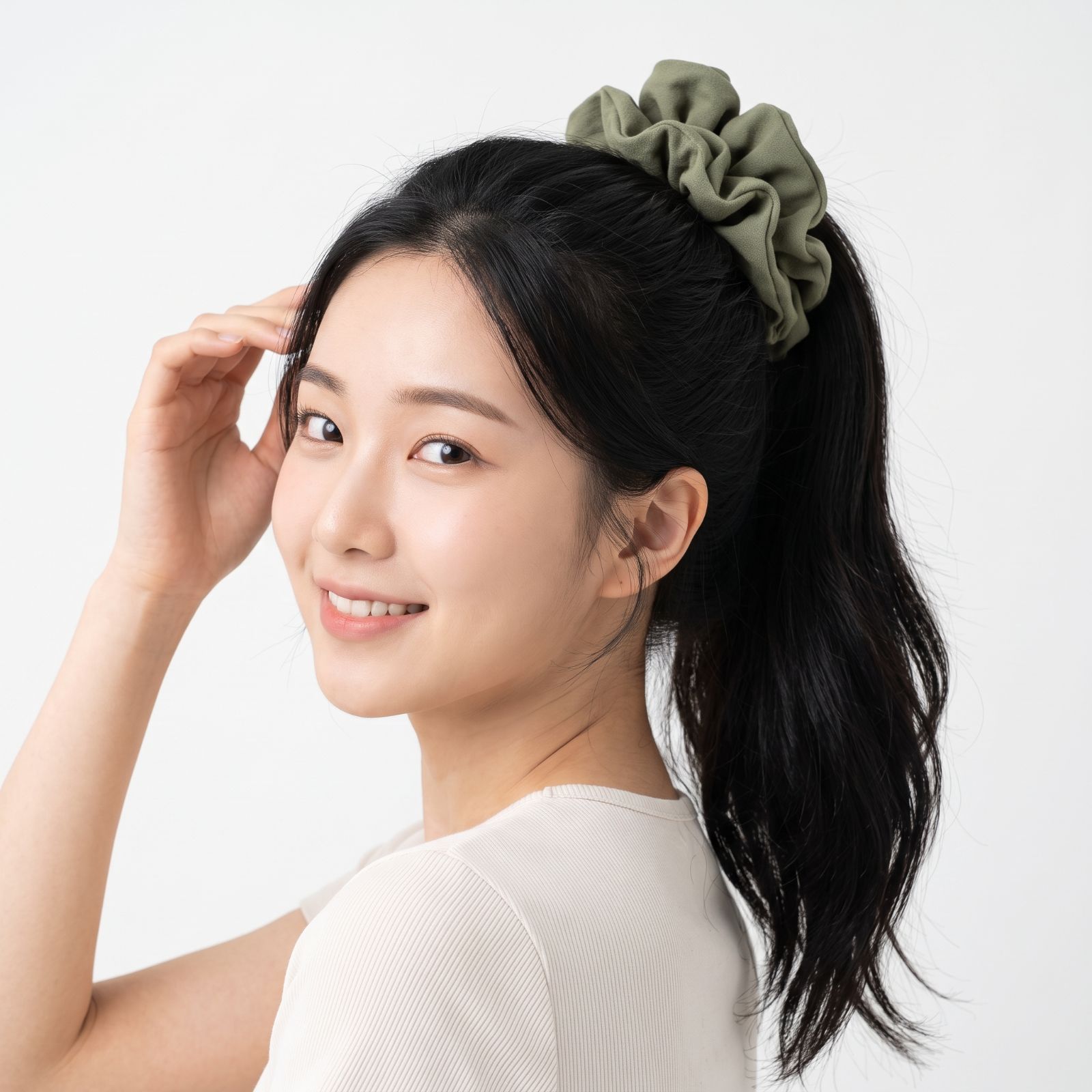 Sora Linen Oversized Scrunchie sampul