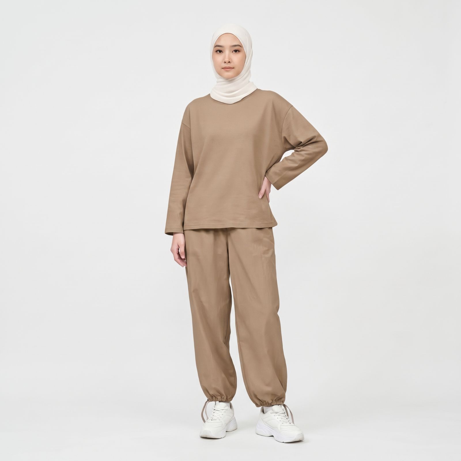 Set Baju Olahraga Wanita Lengan Panjang & Celana Jogger Katun Adem Premium LATTE