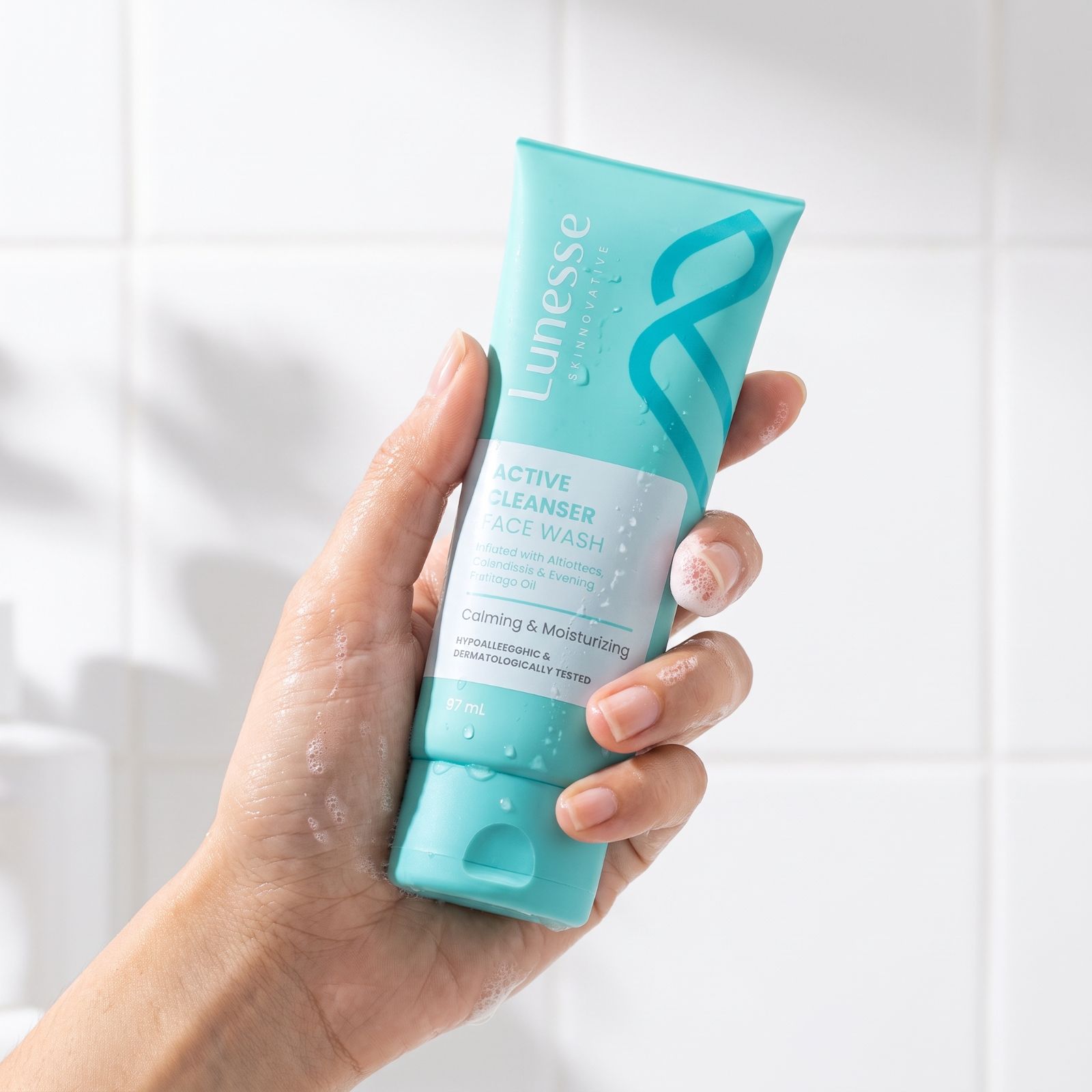 Lunesse - Active Cleanser Face Wash High Antioxidant Facial Wash & Skin Protection (Mengangkat Minyak Dan Kotoran Pada Wajah) FACIAL WASH