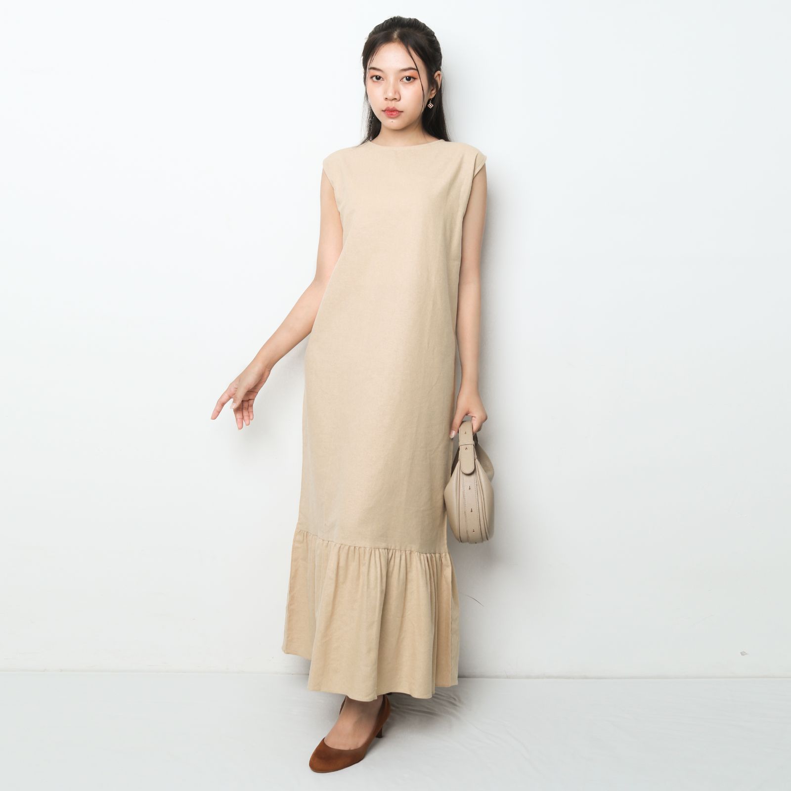 Women's Long Sleeveless Dress with Pleated Bottom and Straight Cut Linen