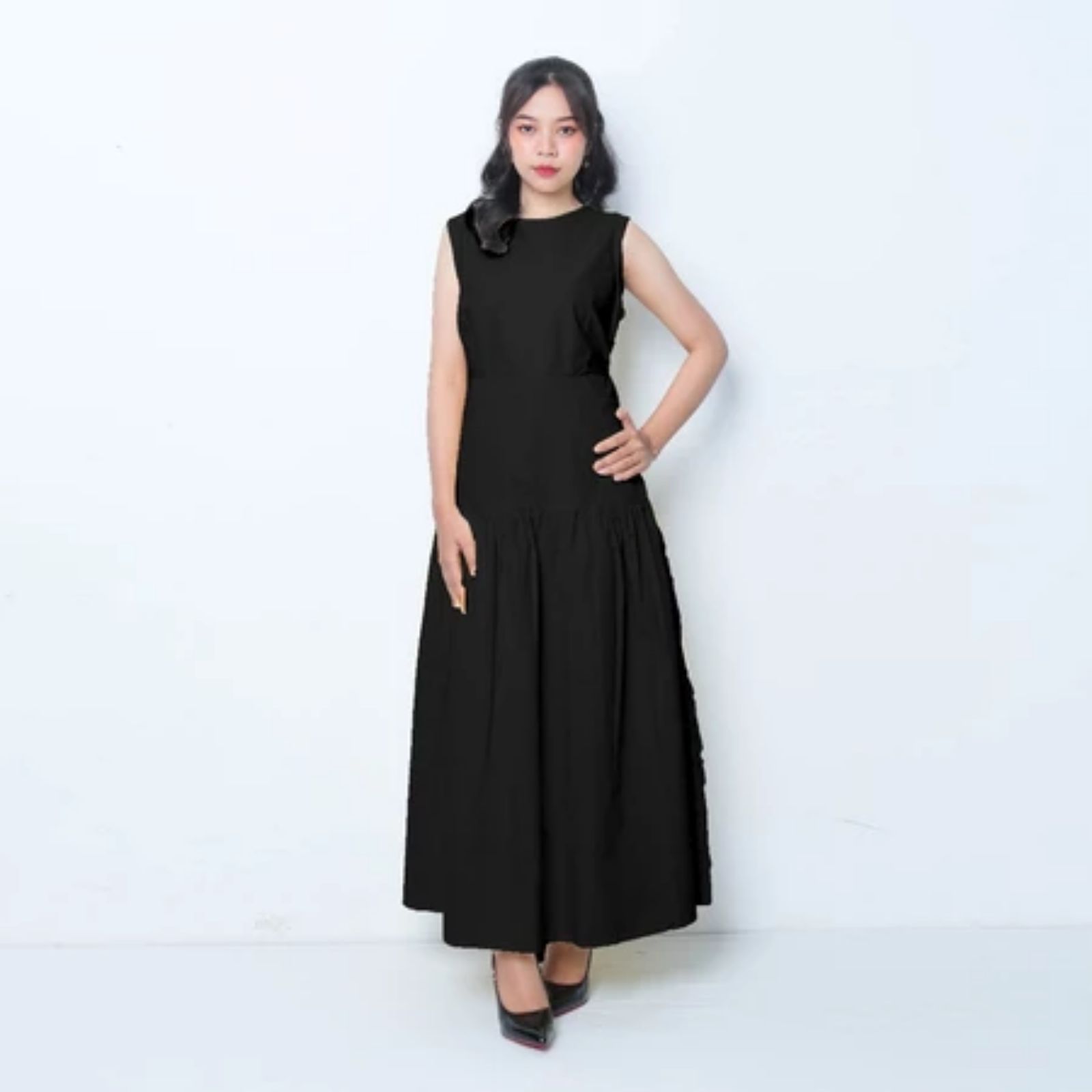 Luna Dress Panjang Feminim Tanpa Lengan | Feminim Sleeveless Maxi Dres by Youniq.ex HITAM
