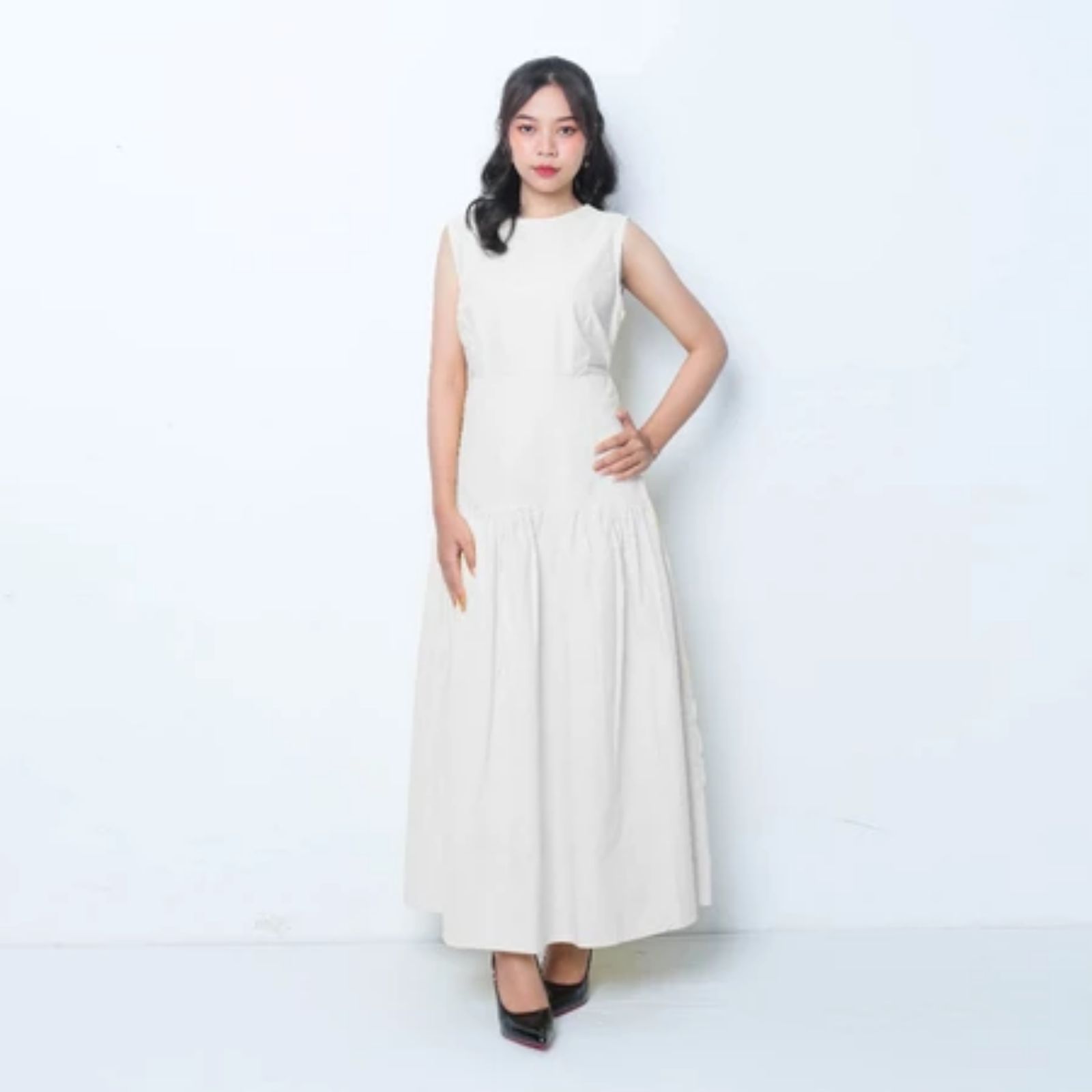 Luna Dress Panjang Feminim Tanpa Lengan | Feminim Sleeveless Maxi Dres by Youniq.ex PUTIH