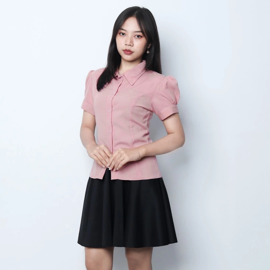 Elya Blouse Formal Kasual Wanita – Kancing Depan Lengan Puff Stylish – Model Slim Fit by Knara PEACH